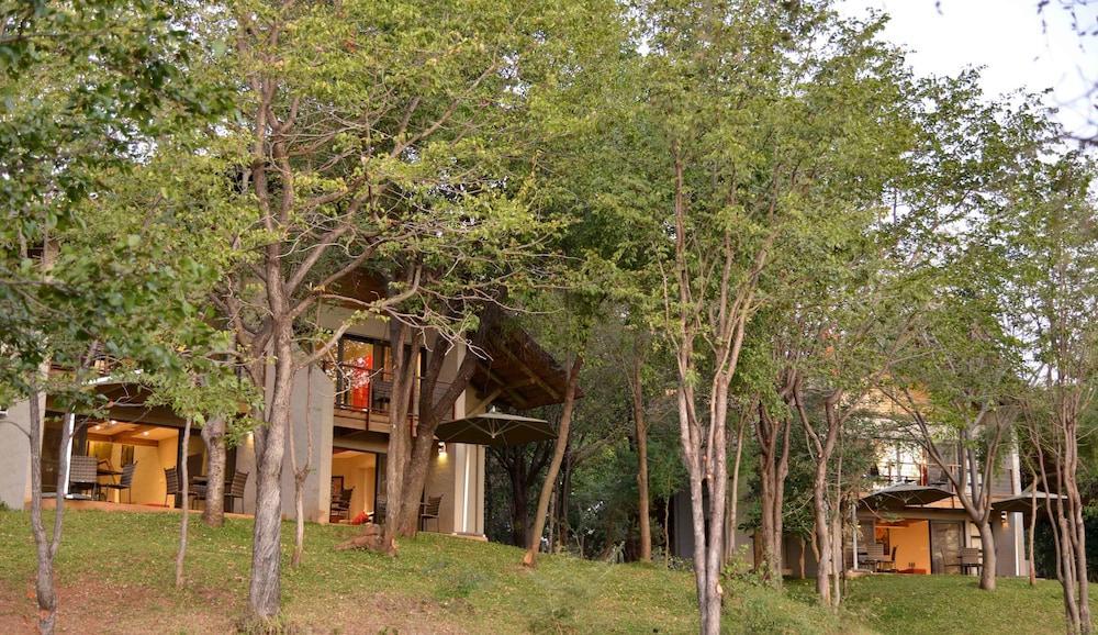 Victoria Falls Safari Club Exterior photo